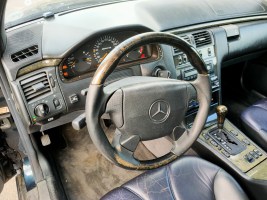 Mercedes E50 AMG (14)